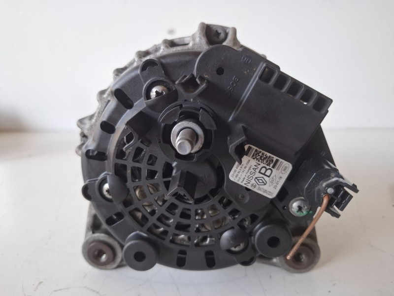Recambio de alternador para renault kadjar h5h470 referencia OEM IAM 231004BE0BF  