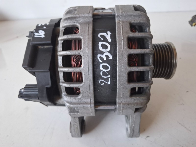 Recambio de alternador para renault kadjar h5h470 referencia OEM IAM 231004BE0BF  