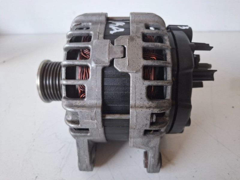 Recambio de alternador para renault kadjar h5h470 referencia OEM IAM 231004BE0BF  