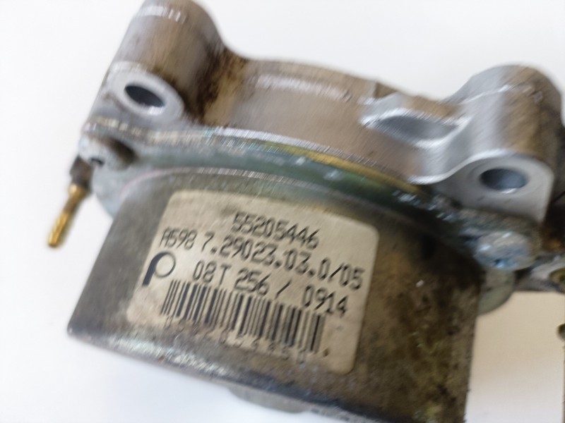 Recambio de depresor freno / bomba vacio para opel insignia berlina a20dth referencia OEM IAM 55205446  