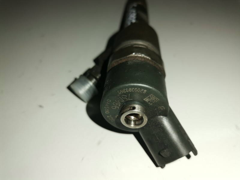 Recambio de inyector para renault scenic ii (jm) f9q804 referencia OEM IAM 0445110230/8200389369  