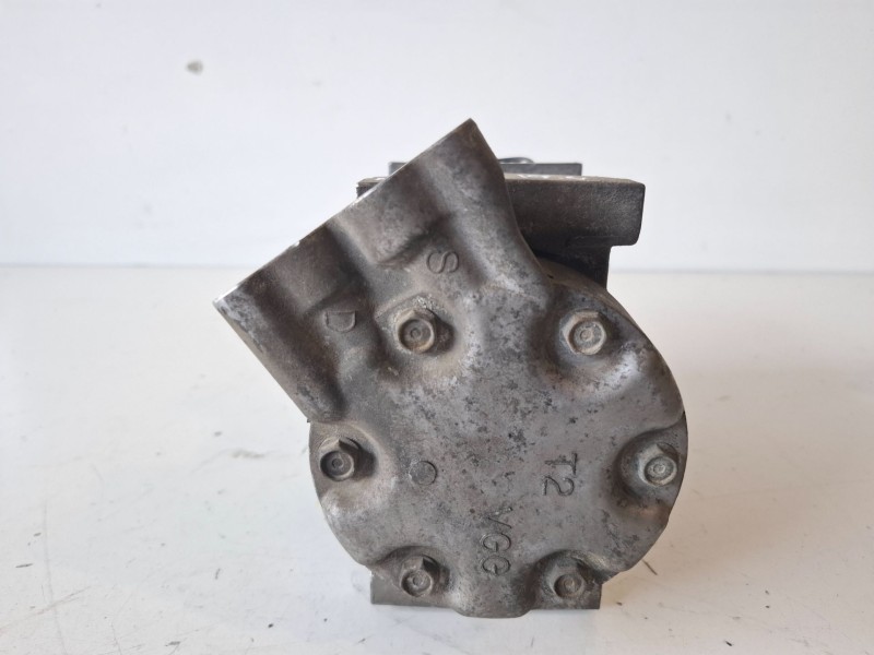 Recambio de compresor aire acondicionado para renault kangoo 4x4 k4m750 referencia OEM IAM 7700273801  