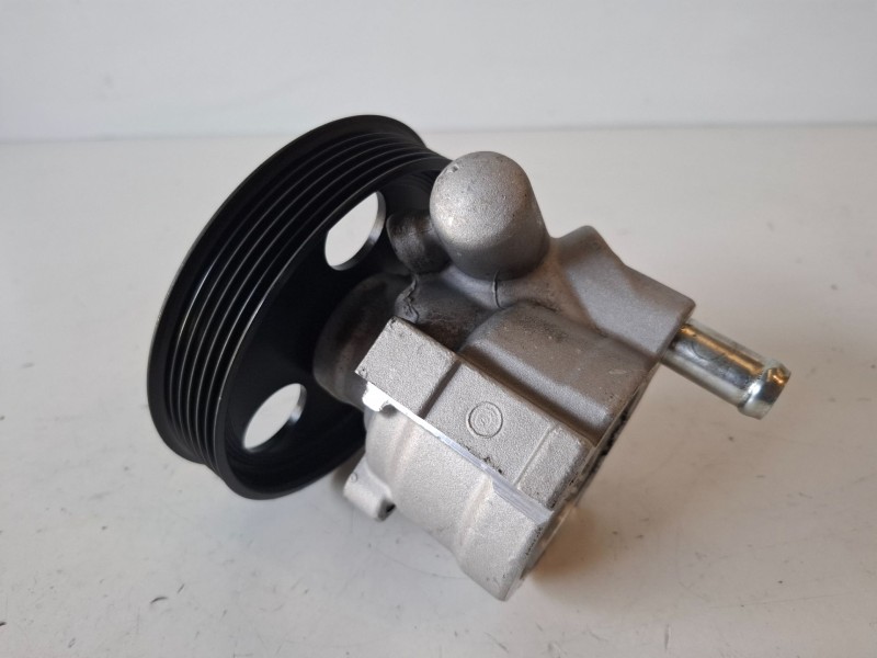 Recambio de bomba direccion para renault kangoo 4x4 k4m750 referencia OEM IAM   