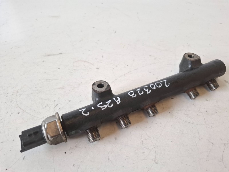 Recambio de rampa inyectora para ford focus sportbreak (cb8) t1da referencia OEM IAM 9685297580  