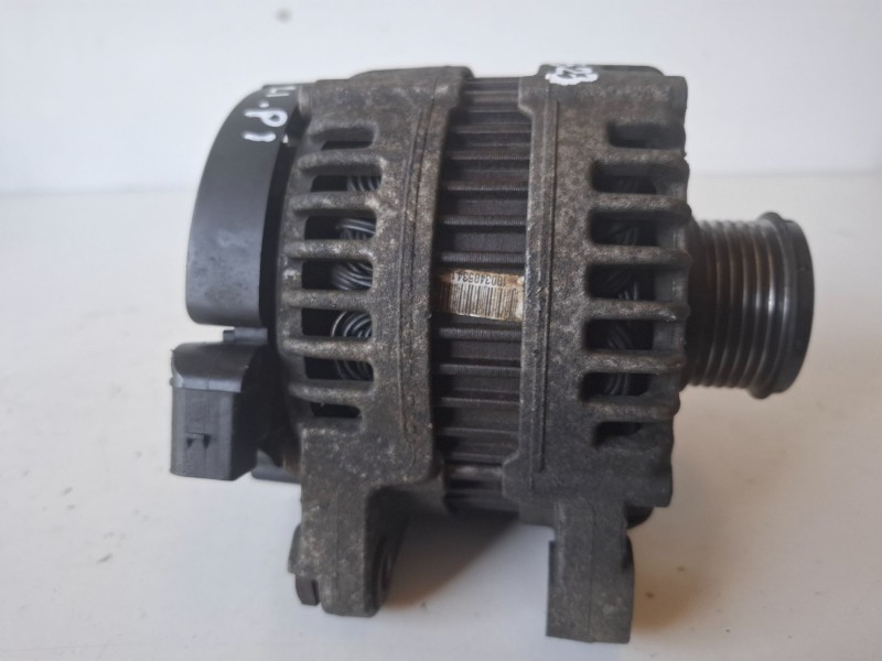 Recambio de alternador para ford mondeo berlina (ca2) qxba referencia OEM IAM 0121615028  