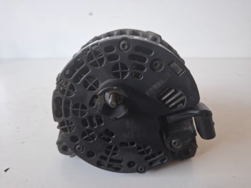 Recambio de alternador para ford mondeo berlina (ca2) qxba referencia OEM IAM 0121615028  