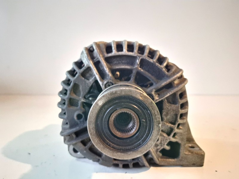 Recambio de alternador para volvo xc90 d5244t5 referencia OEM IAM 0124625003  