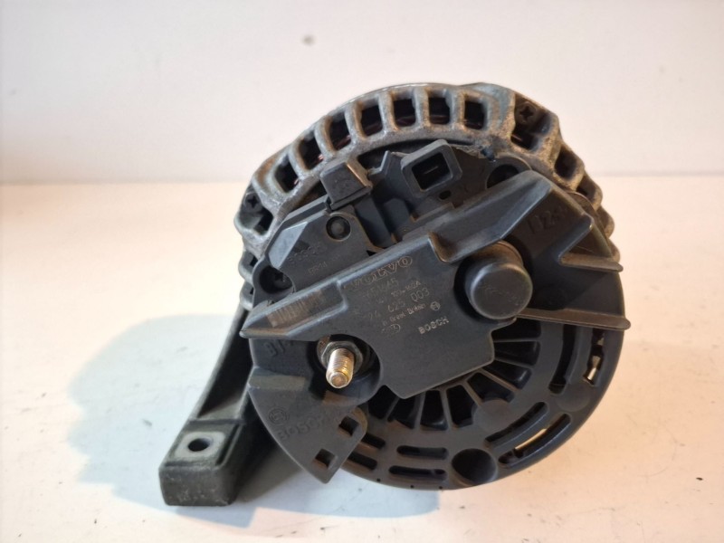 Recambio de alternador para volvo xc90 d5244t5 referencia OEM IAM 0124625003  