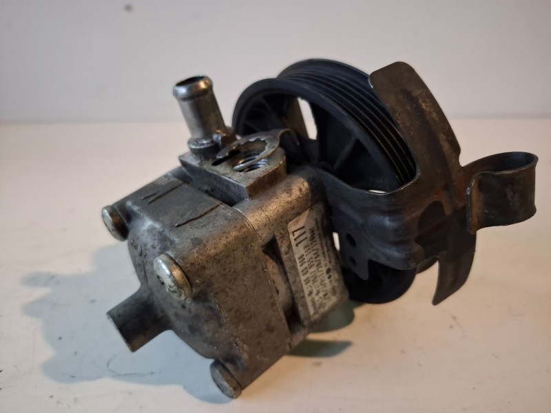 Recambio de bomba direccion para volvo xc90 d5244t5 referencia OEM IAM 7617955117  