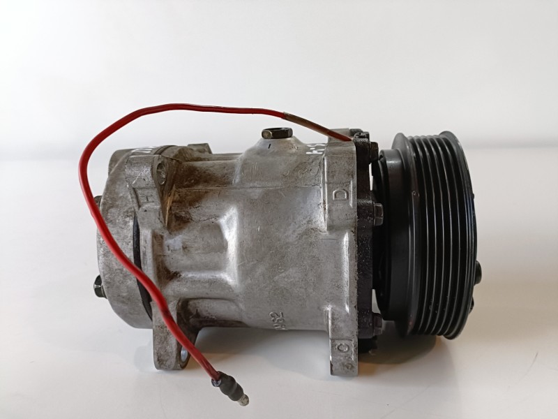 Recambio de compresor aire acondicionado para renault 19 (b/c/l53) f8q740 referencia OEM IAM 7700272440  