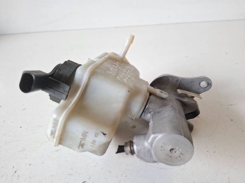 Recambio de bomba freno para volkswagen scirocco (137) cavd referencia OEM IAM   
