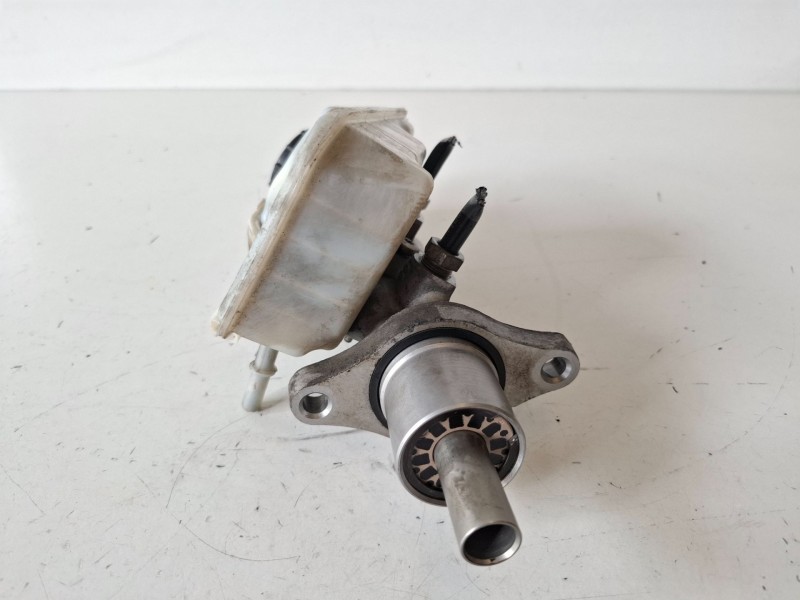 Recambio de bomba freno para ford focus berlina (cb4) hhda referencia OEM IAM   