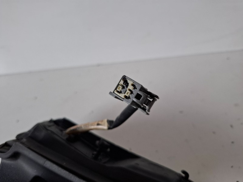 Recambio de retrovisor derecho para ford focus berlina (cap) g8da referencia OEM IAM   