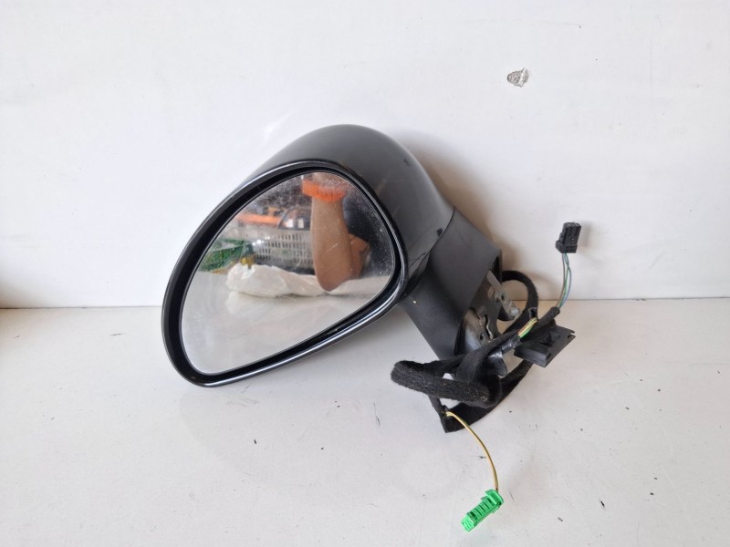 Recambio de retrovisor izquierdo para citroen c4 berlina 9hx referencia OEM IAM 96467083  