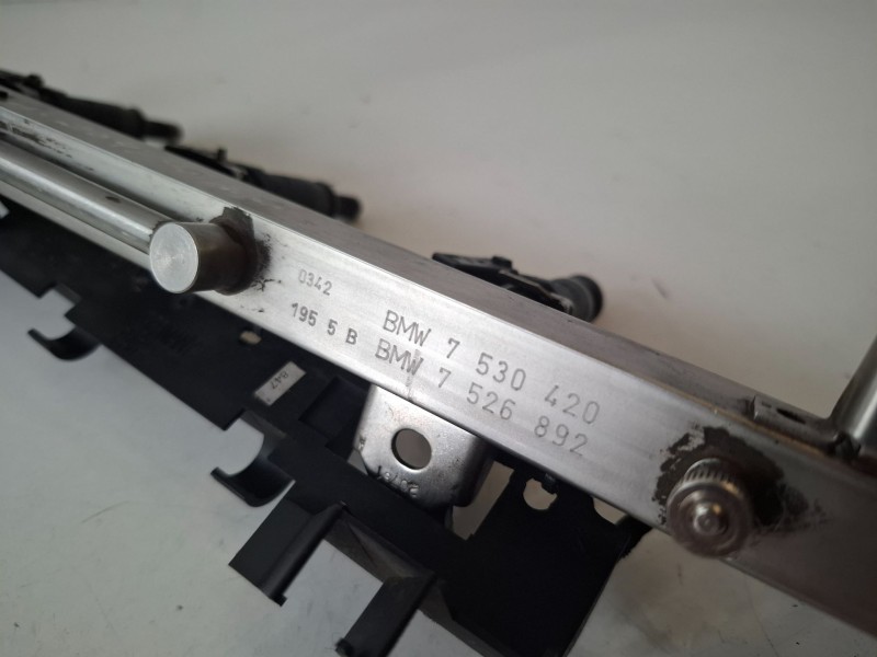 Recambio de rampa inyectora para bmw serie 1 berlina (e81/e87) n45b16a referencia OEM IAM 7530420  