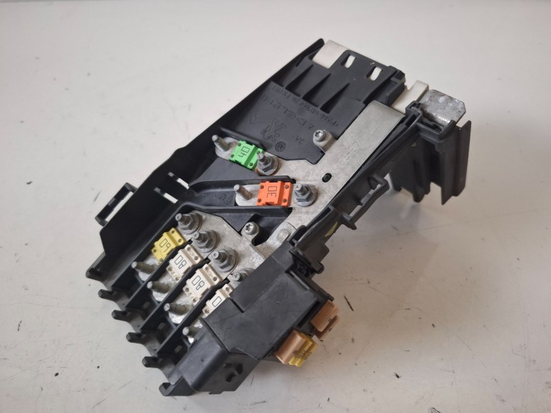 Recambio de caja reles / fusibles para citroen c4 picasso 9hz referencia OEM IAM 9665794680  