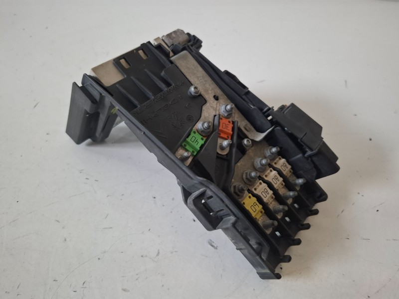 Recambio de caja reles / fusibles para citroen c4 picasso 9hz referencia OEM IAM 9665794680  