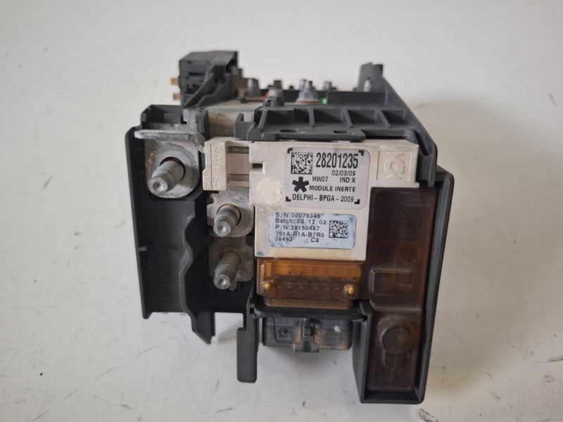 Recambio de caja reles / fusibles para citroen c4 picasso 9hz referencia OEM IAM 9665794680  