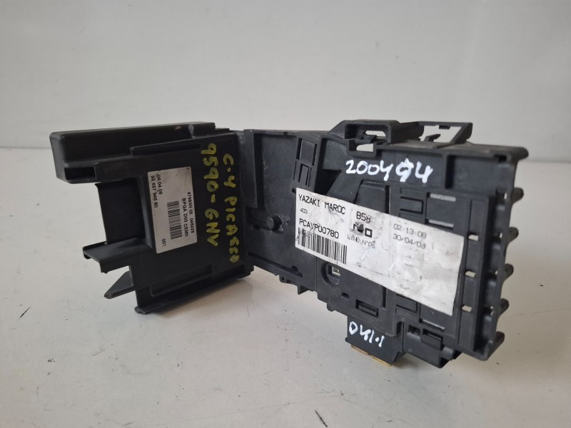 Recambio de caja reles / fusibles para citroen c4 picasso 9hz referencia OEM IAM 9665794680  