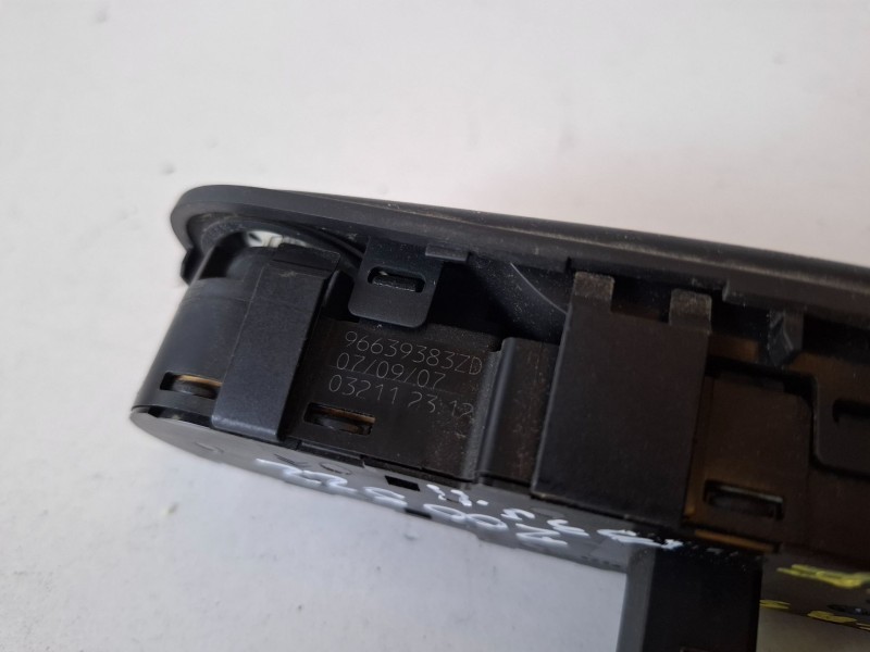 Recambio de mando elevalunas delantero izquierdo para citroen c4 picasso 9hz referencia OEM IAM 96639383ZD  