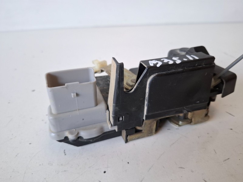 Recambio de cerradura puerta trasera izquierda para citroen xsara picasso 9hz referencia OEM IAM   