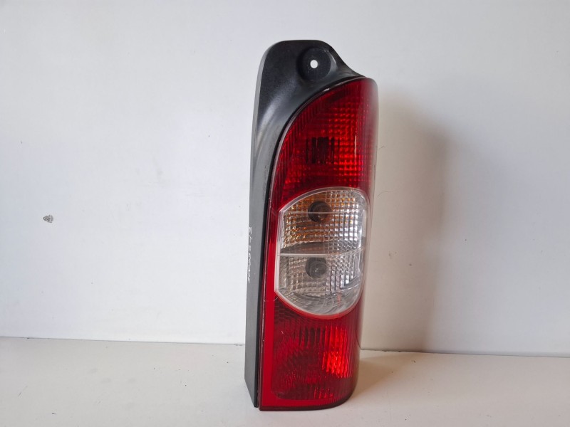 Recambio de piloto trasero derecho para renault master ii fase 2 furgón g9u754 referencia OEM IAM   