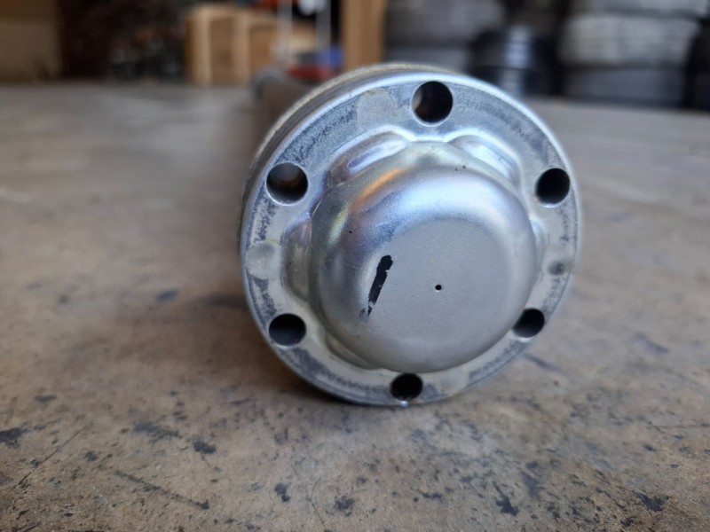 Recambio de transmision central para volvo v70 familiar d5244t referencia OEM IAM 8689915  