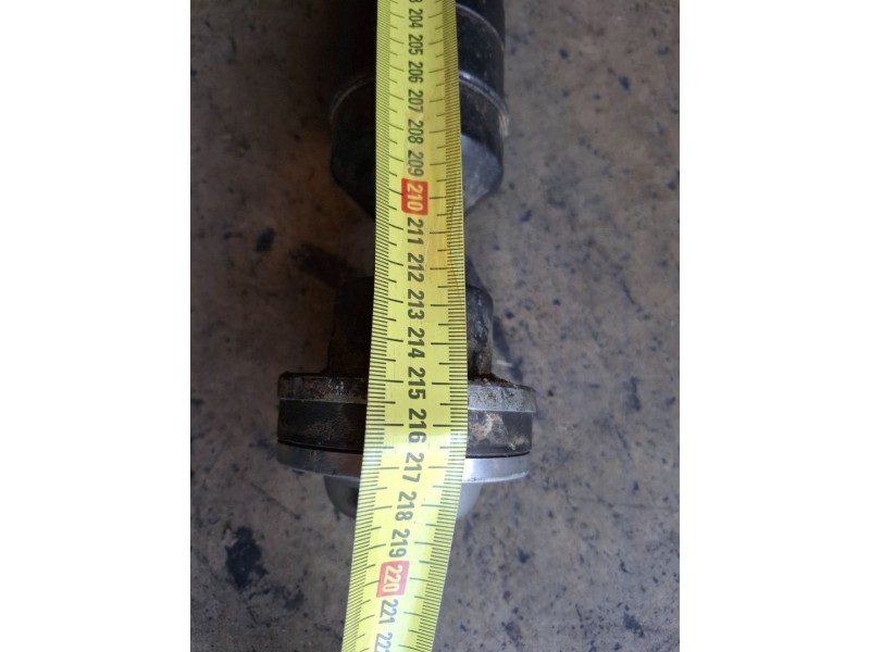 Recambio de transmision central para volvo v70 familiar d5244t referencia OEM IAM 8689915  