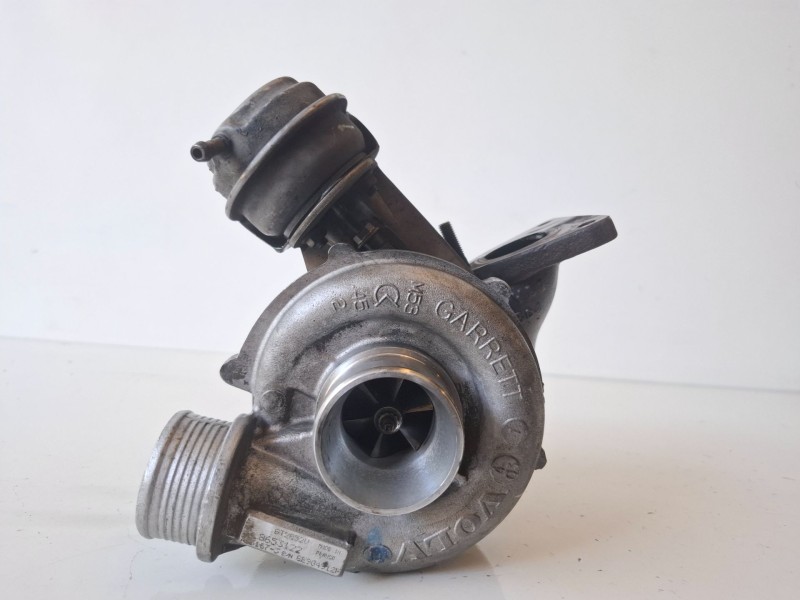 Recambio de turbocompresor para volvo v70 familiar d5244t referencia OEM IAM 8653122  