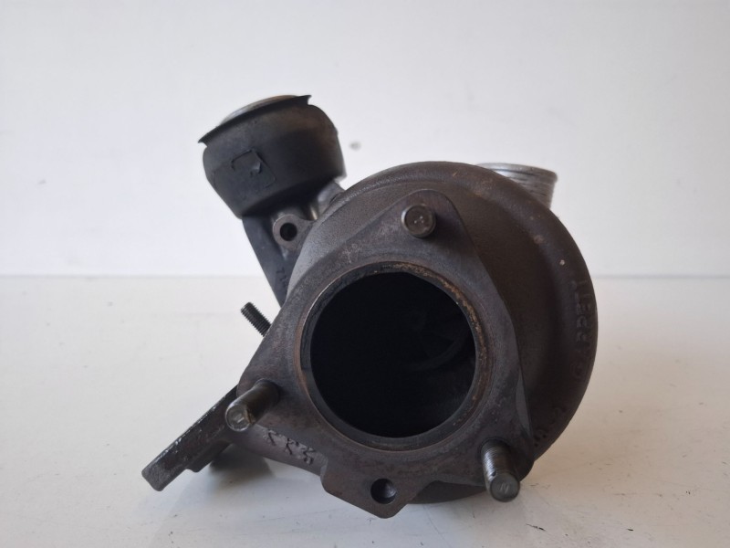 Recambio de turbocompresor para volvo v70 familiar d5244t referencia OEM IAM 8653122  