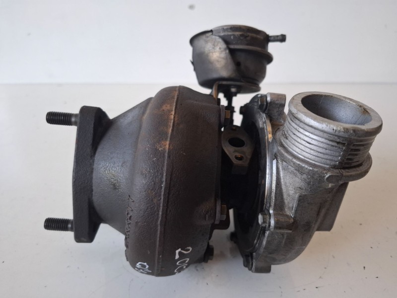 Recambio de turbocompresor para volvo v70 familiar d5244t referencia OEM IAM 8653122  