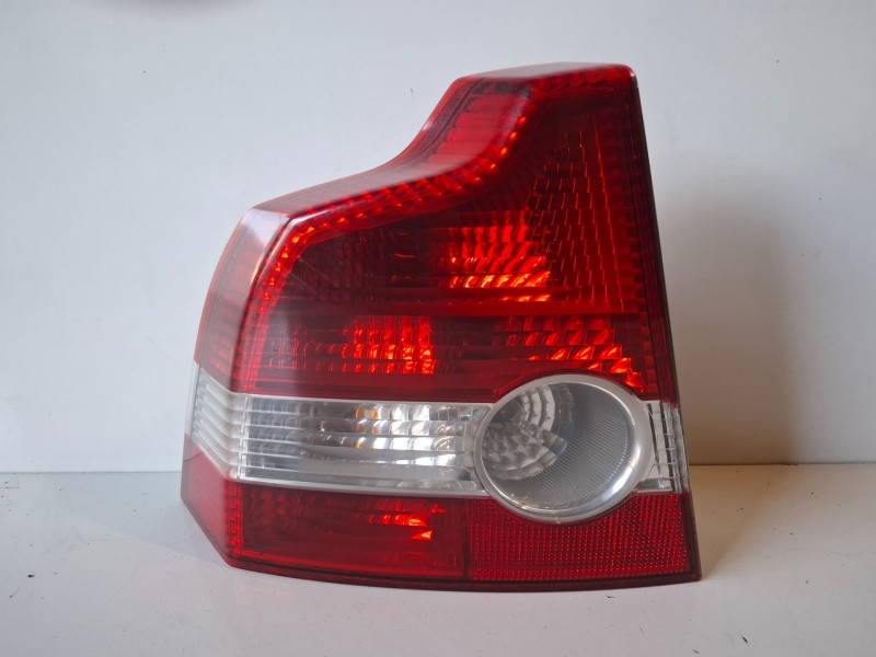 Recambio de piloto trasero izquierdo para volvo s40 berlina d4204t referencia OEM IAM 30698912  
