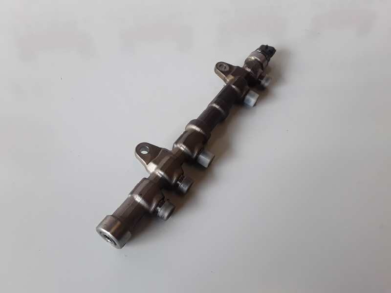 Recambio de rampa inyectora para fiat iii fiorino (225) 199b1000 referencia OEM IAM 0445214217/55234437  