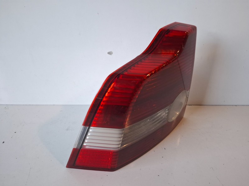 Recambio de piloto trasero izquierdo para volvo s40 berlina d4204t referencia OEM IAM 30698912  