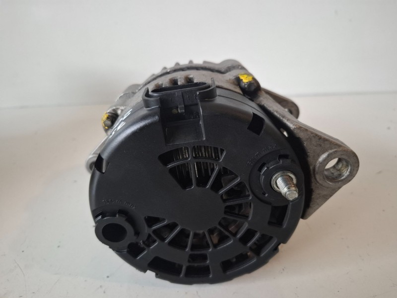 Recambio de alternador para chevrolet lacetti f16d3 referencia OEM IAM   