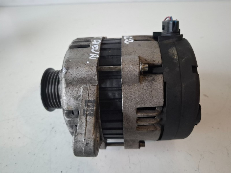 Recambio de alternador para chevrolet lacetti f16d3 referencia OEM IAM   