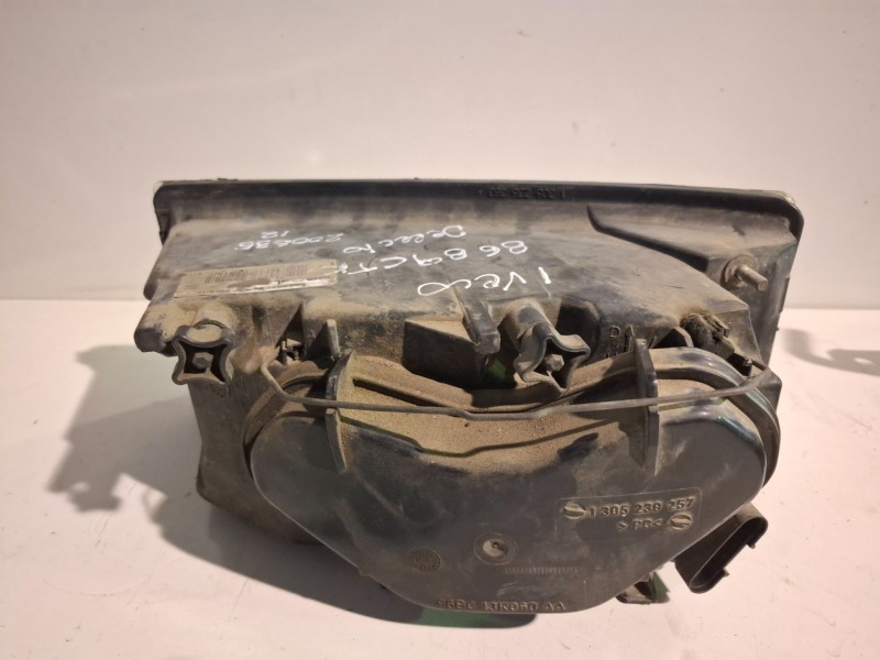 Recambio de faro derecho para iveco daily kombi f1ae0481b referencia OEM IAM 500307754  