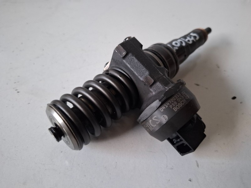 Recambio de inyector para volkswagen caddy (2k)(02.2004) bsu referencia OEM IAM 038130073B  