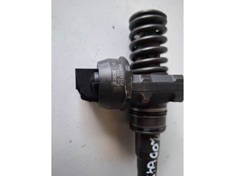 Recambio de inyector para volkswagen caddy (2k)(02.2004) bsu referencia OEM IAM 038130073B  