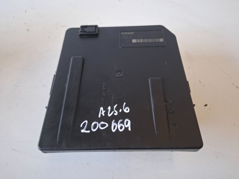 Recambio de caja reles / fusibles para renault kangoo i (f/kc0) k9k802 referencia OEM IAM 8201044237B  