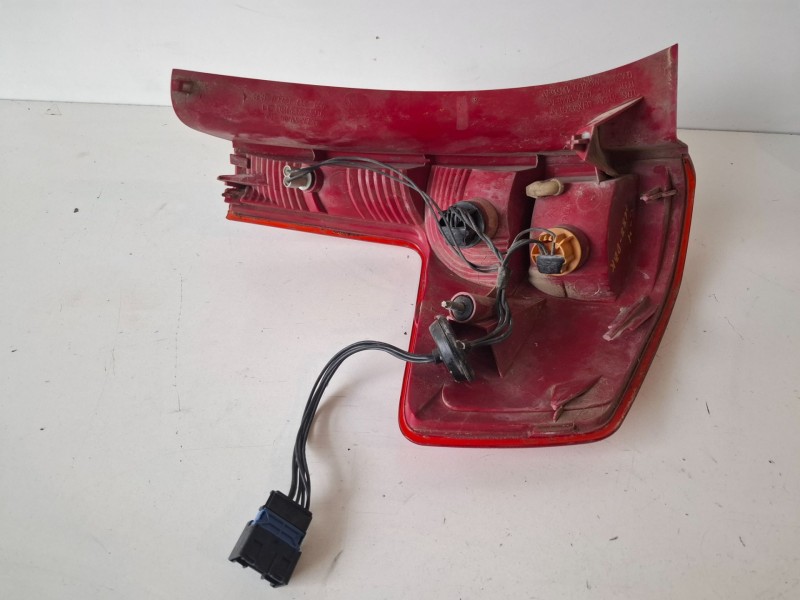Recambio de piloto trasero derecho para citroen c4 berlina nfu referencia OEM IAM   