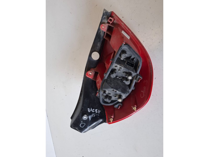 Recambio de piloto trasero derecho para renault clio iii k9k766 referencia OEM IAM   