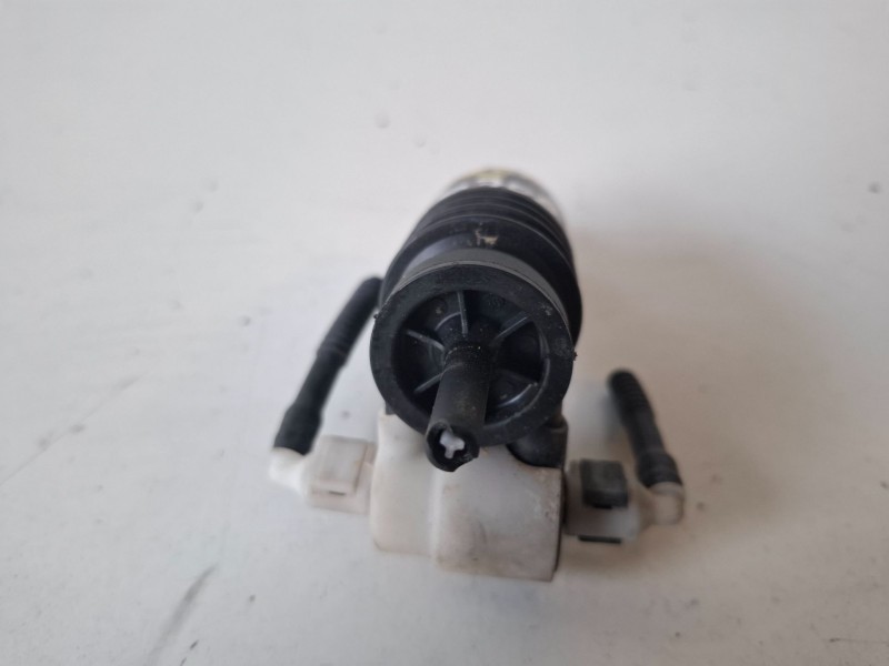 Recambio de bomba limpia para seat leon st 5f8 crl referencia OEM IAM 1K6955651  