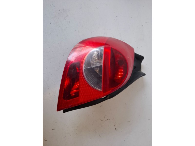 Recambio de piloto trasero izquierdo para renault clio iii k9k766 referencia OEM IAM   