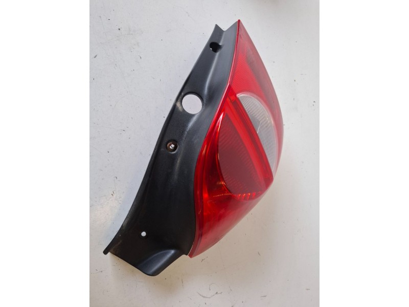 Recambio de piloto trasero izquierdo para renault clio iii k9k766 referencia OEM IAM   