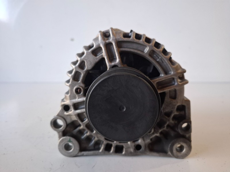 Recambio de alternador para seat cordoba berlina (6l2) atd referencia OEM IAM 0124325001  