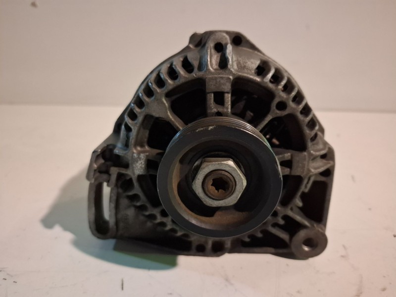 Recambio de alternador para renault clio i fase i / ii (b/c57) d7f730 referencia OEM IAM 7700870822  