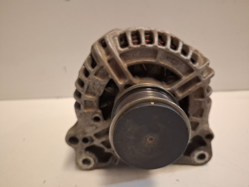 Recambio de alternador para volkswagen caddy (2k)(02.2004) bsu referencia OEM IAM 06F003023F  