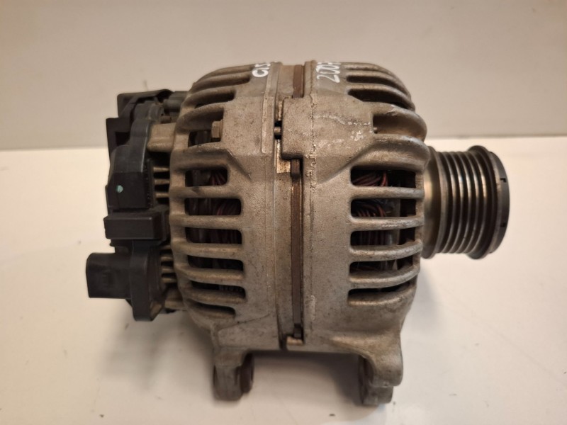 Recambio de alternador para volkswagen caddy (2k)(02.2004) bsu referencia OEM IAM 06F003023F  