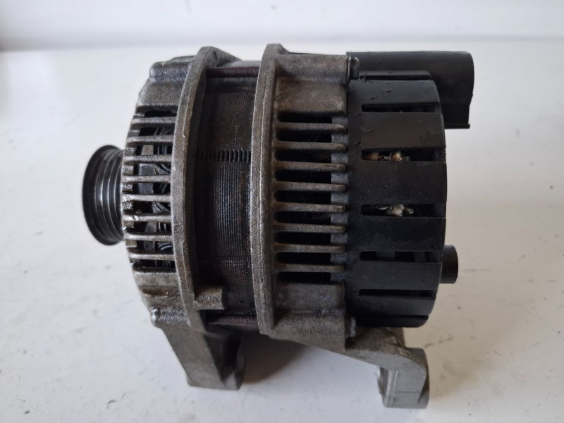 Recambio de alternador para land rover freelander (ln) 204d3 referencia OEM IAM 0986045251  